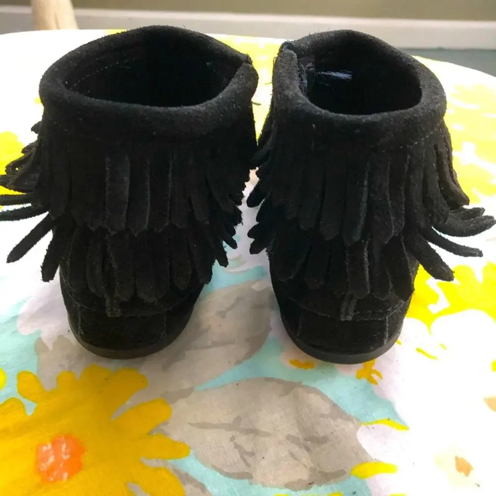 Minnetonka Black Side Zip Booties